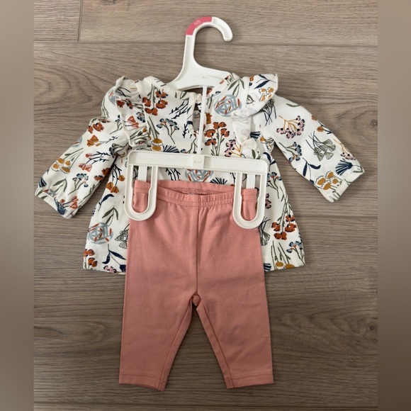 Carter’s Floral Baby Outfit - Picture 4 of 5